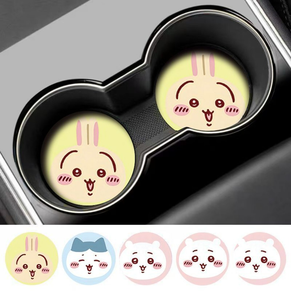 Car Accessories Useful - 2個入り ちいかわ 車用滑り止めカップマット 可愛い漫画風車内カップパッド 耐久性のある車内装飾 実用的なカーアクセサリー