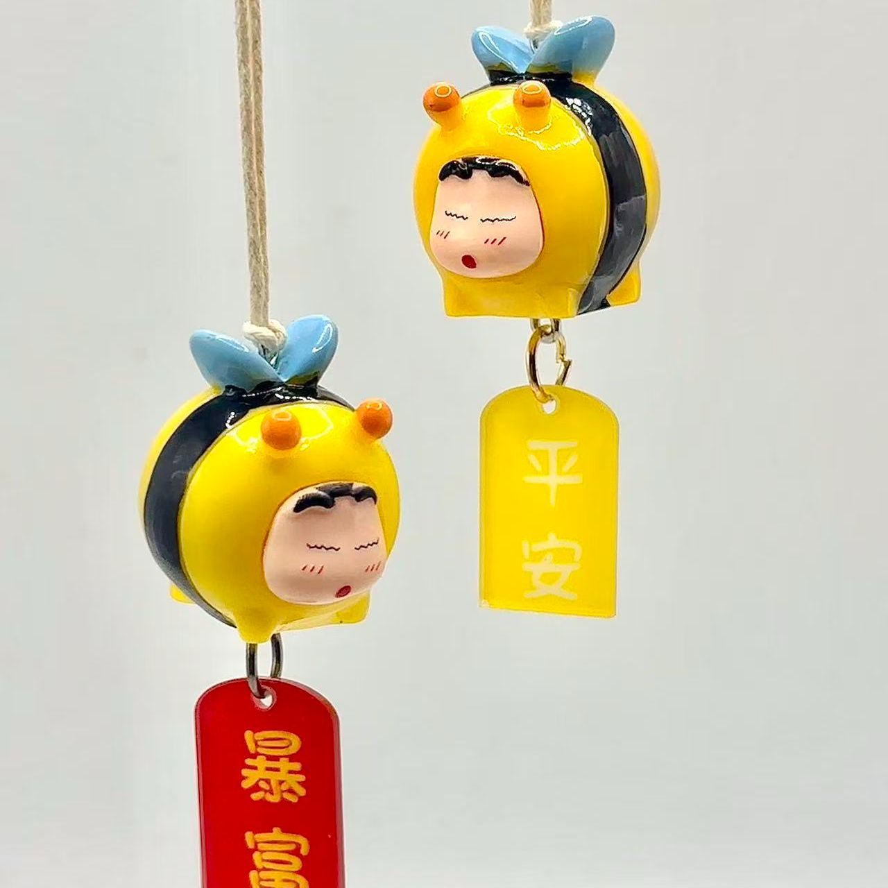 クレヨンしんちゃん ハチのコスプレフィギュア 車用吊り下げペ - Car Accessories Etsy のレビューと価格